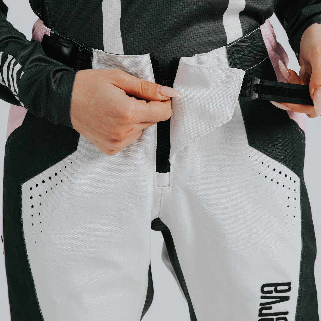 MINERVA PANTS 01