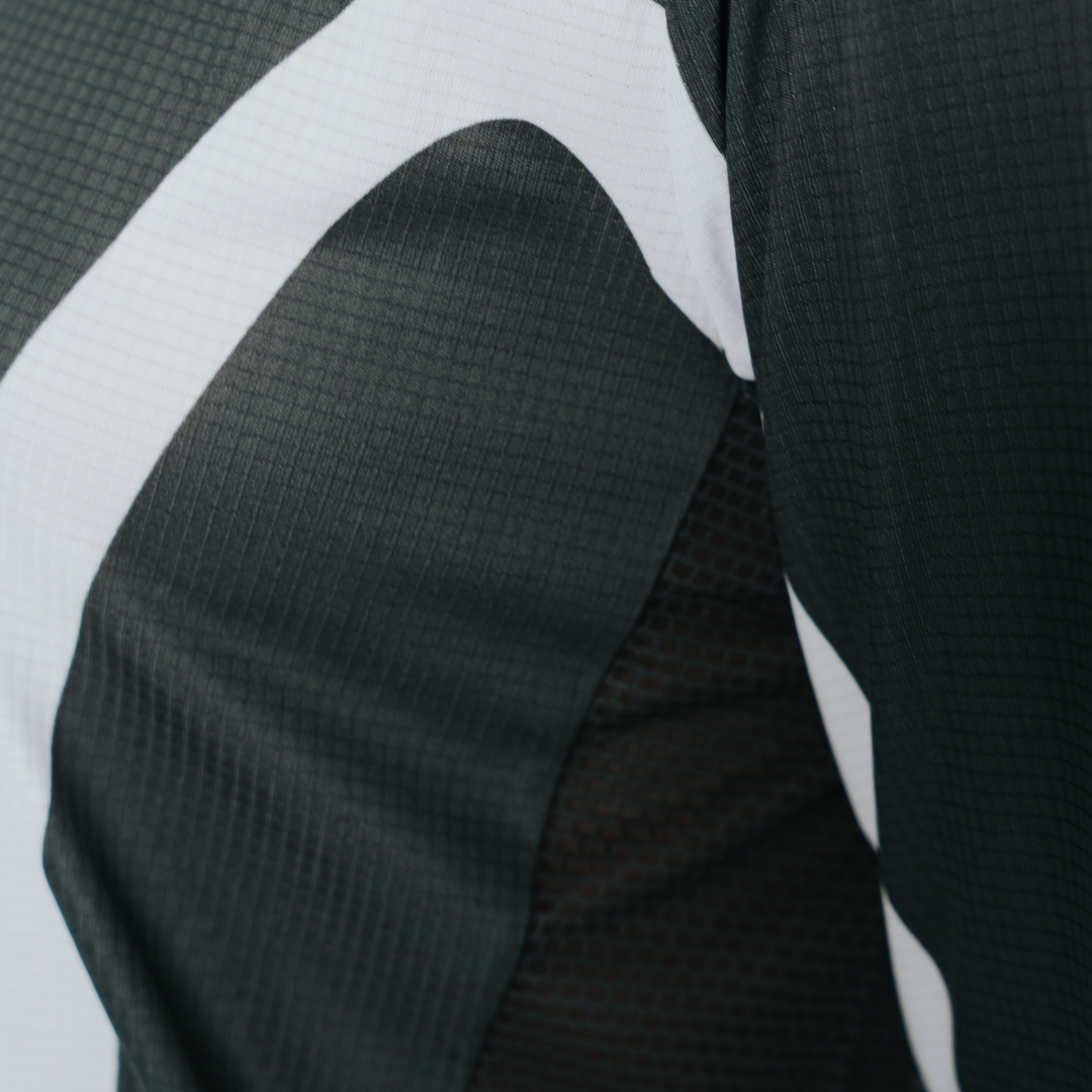 MINERVA LONGSLEEVE 01