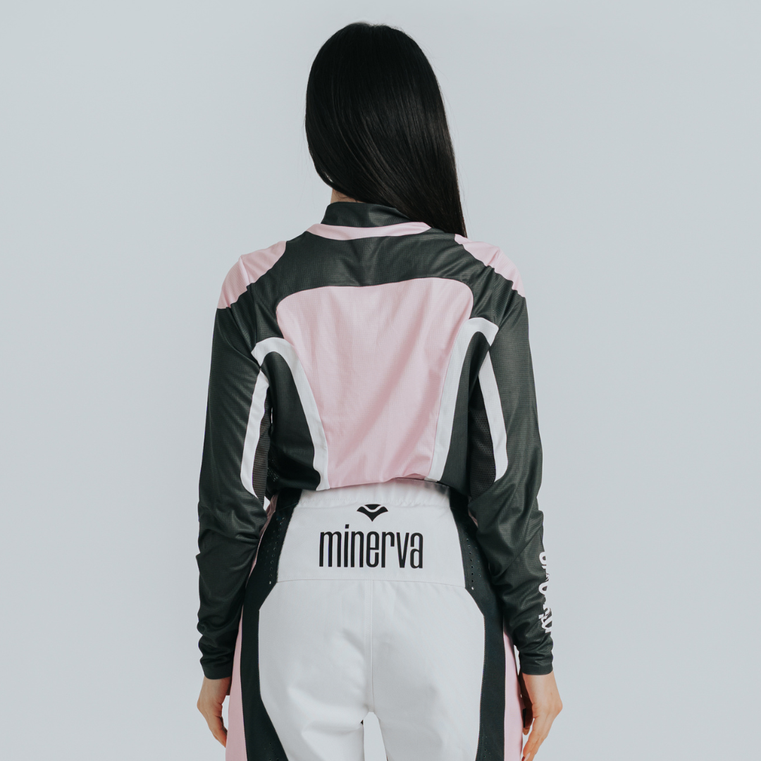 MINERVA LONGSLEEVE 01