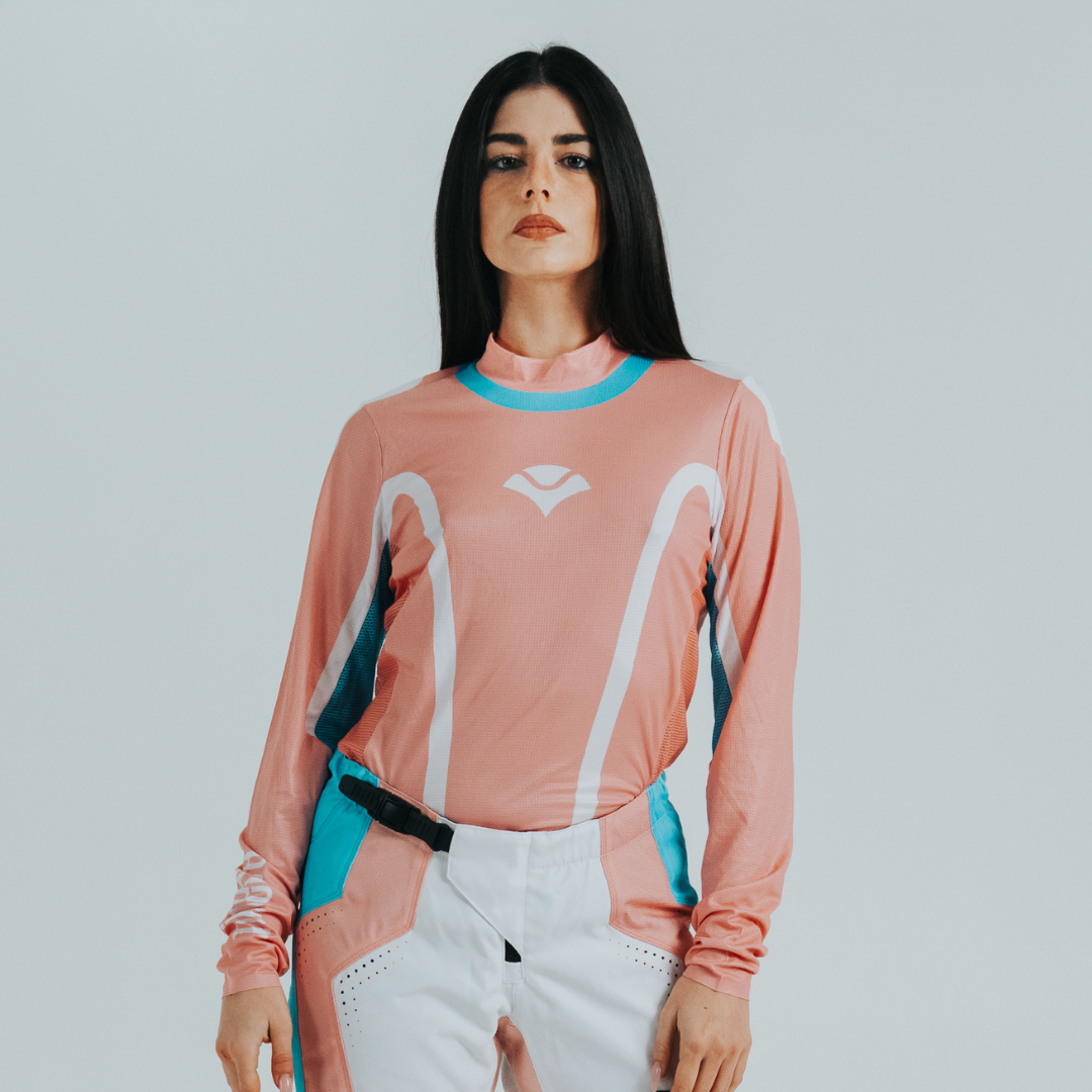 MINERVA LONGSLEEVE 01